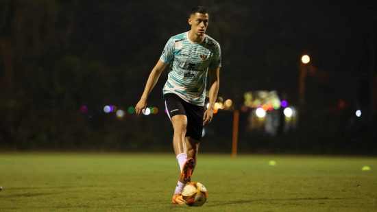 Jay Idzes Bangga Jadi Pemain Indonesia