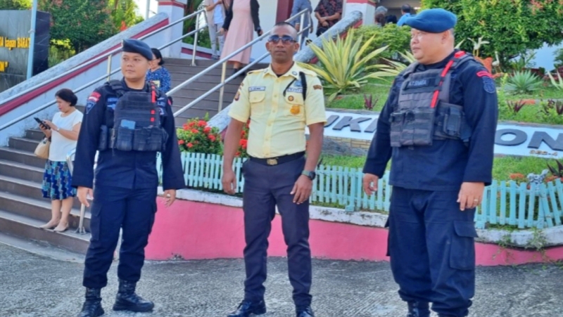 Brimob Kaltim Patroli Gereja Jaga Ibadah di Balikpapan