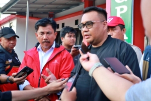 Bupati Kukar Serahkan Gamelan dan Alat Olahraga ke Pemuda