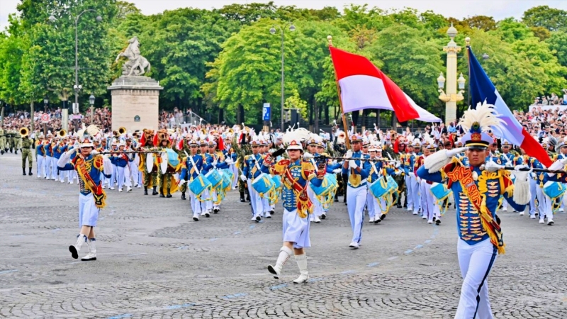 Kontingen Patriot II Indonesia Memukau di Bastille Day 2025