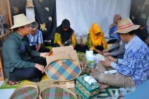 Anyaman Purun Tepian Batang Masuk Produk Unggulan Kaltim
