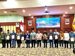 PLN UIP KLT Terima 25 Sertifikat Tower dari ATR BPN